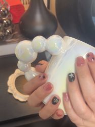 -芊屿芊浔美甲