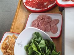 -毛辣果·贵州红酸汤牛肉火锅(西单店)