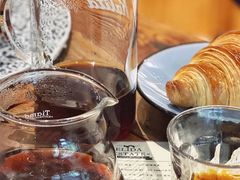 -LEO CAFE