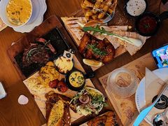 -Mark&Mars Restaurant