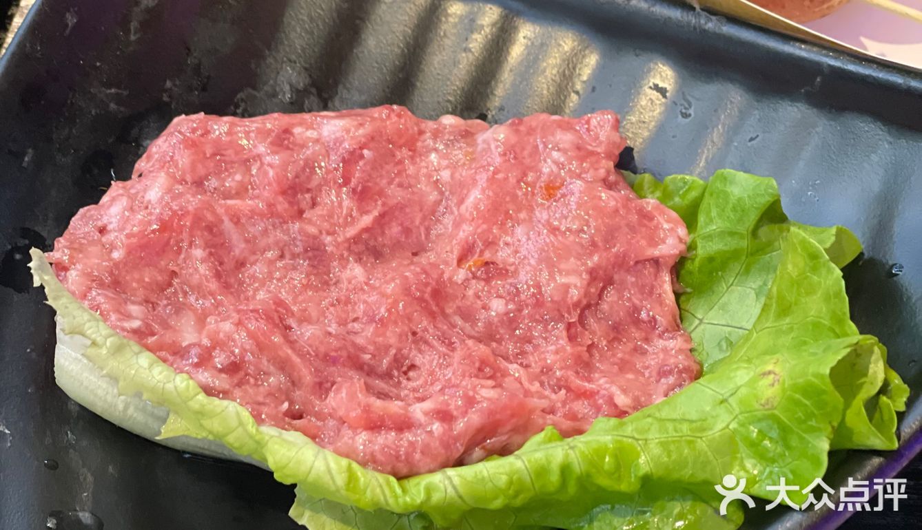 牛腩煲真系好有风味[调皮]