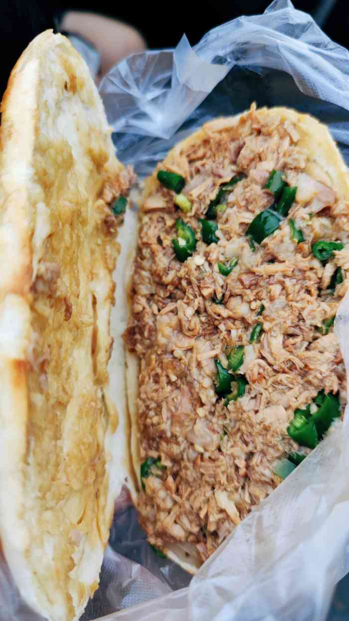 正宗油槐狗舌头夹馍-"夹馍口味一般,不如铁蛋面馆的夹馍.