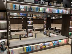 -钟书阁(群光广场店)