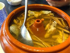 云南野生菌汽锅鸡-桥边小楼·手工云南菜·古城观景小楼