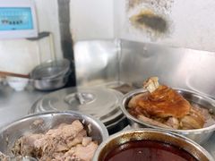 -巍山𤆵肉饵丝