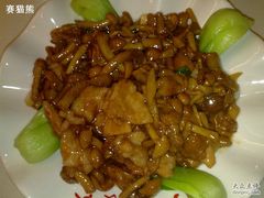 滑子菇炒肉片-八珍饺子家常菜(樱花东街店)