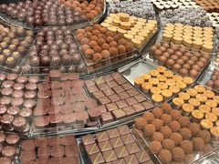 -Laderach 莱德拉(上海环贸iapm店)