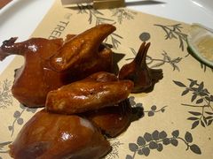 玻璃皮润烧乳鸽-大树餐厅(益田假日店)