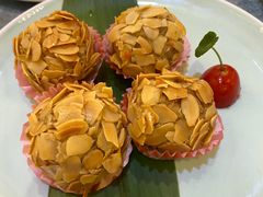 杏片芝心鲮鱼球-桃园盛宴·岭南粤菜·手工茶点(南庄店)