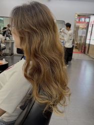 -诗悦发型SALON·圣罗兰店