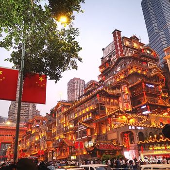 洪崖洞攻略‖千与千寻取景地，震撼！