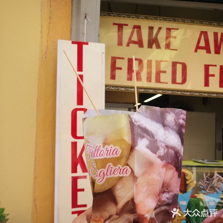 这两年网上大热的景点 需要在火车站统一买票坐小火车上岛