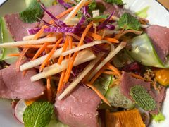 烟熏牛肉烤南瓜藜麦沙拉-blend咖啡部落(卓悦中心店)