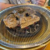 大咬烤肉满足感-闻老头菊花碳烤肉