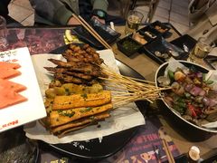 -何师烧烤·香辣蟹·川菜·30年老品牌(太古里旗舰店)