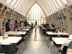 -钟书阁(松江泰晤士小镇店)