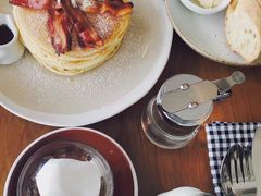 -ROAST coffee & eatery