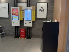 -麦当劳(上海虹桥站30B检票口楼上)