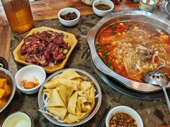 -黄利砖万峰林布依特色酸笋牛肉馆