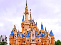 -小镇影院迪士尼小熊Duffy与他的朋友合影地