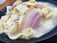 -胡子饮食店