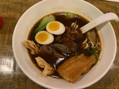 -晶华冠军牛肉面坊