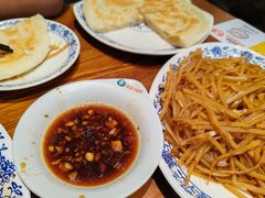 -老天桥酱肉烧饼夹肘子(天桥店)