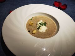 牛肝菌蘑菇浓汤-弦月窗LUNETTE BY AMANDA(复兴路店)