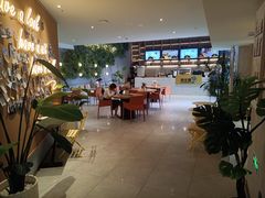 -新华里咖啡书吧(新华书店小寨店)