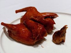 玻璃皮润烧乳鸽皇-北京厨房(SKP店)