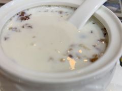 冰糖雪耳桃胶奶-广信牛奶甜品世家(台东店)