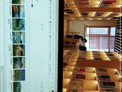 -漕河泾街道图书馆(漕河泾社区文化活动中心店)