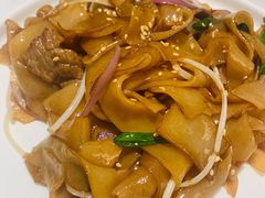 避风塘干炒牛河-十二粤味·顺德菜·烧鹅点心(五四广场店)
