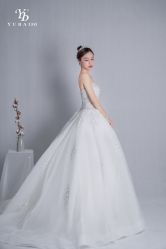 -予白婚纱礼服馆