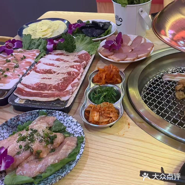 外卖点烤肉有多香？牛五花爆汁、鸡腿肉嫩滑