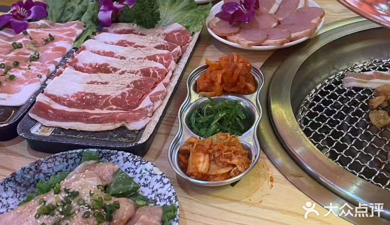 外卖点烤肉有多香?牛五花爆汁、鸡腿肉嫩滑