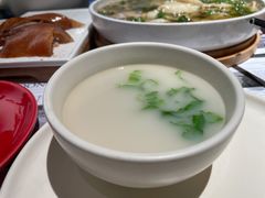 酸汤鱼-小大董·烤鸭(观景餐厅·南京西路店)