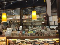 -猫的天空之城概念书店(杭州南宋御街店)