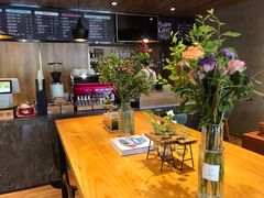 -ZING COFFEE 镜咖啡