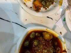 -凤凰路何眼镜香辣蟹(花果园店)