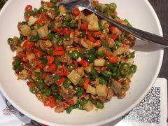 -川流不息·地道川菜·小龙虾(松东路店)