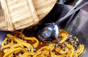 Braised Duck Feet with Boxi Snail Sauce