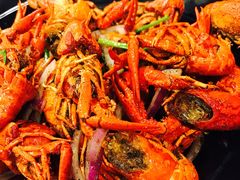 -虾弄弄海派小龙虾·牛羊蝎子火锅