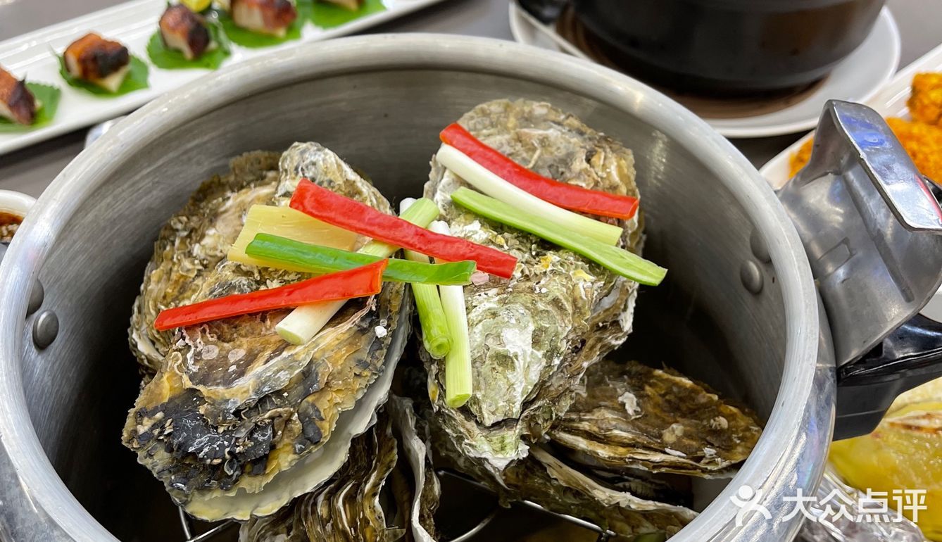 工业风海鲜宵夜大排档