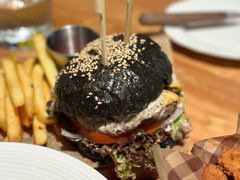 -三勾JJJ Burger&Coffee(梅溪湖店)