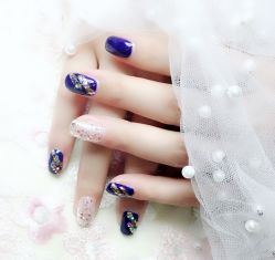 -爱美睫美甲会馆