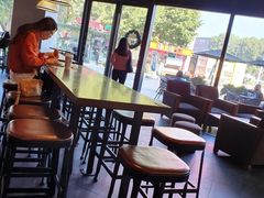 靠窗位-星巴克(东莞塘厦万科生活广场店)