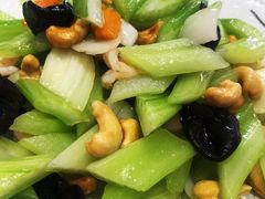 腰果西芹炒百合-红樱桃·新派辽菜(北行店)