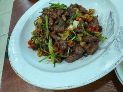-湖南人家湘菜馆(镇江路店)