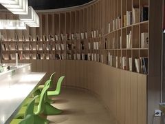 -涨巢·潮玩水疗局